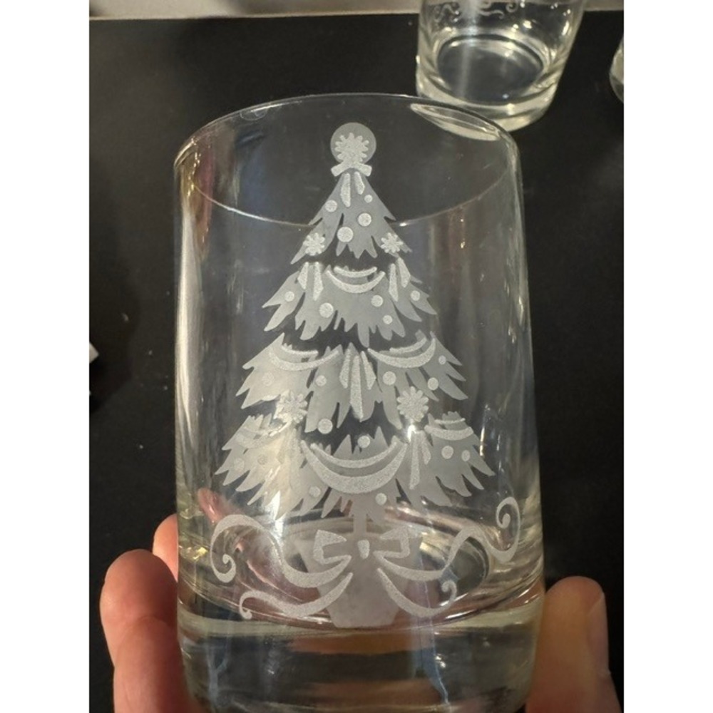 Neiman‎ Marcus 8 Etched Christmas Tree Whiskey Glasses EUC
